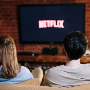 Netflix aterrorizada com nova rival gigante: Pluto TV