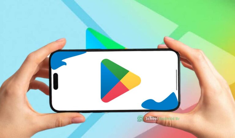 Mão segurando um celular com o logotipo da Google Play Store na tela e fundo com cores e traços que representam o aplicativo