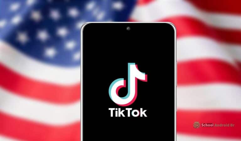 Celular exibindo a tela do TikTok com a bandeira dos Estados Unidos ao fundo, simbolizando a disputa da plataforma no mercado americano.