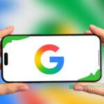 Celular com logotipo do Google na tela