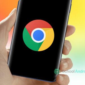 Logotipo do Google Chrome em um celular Android segurado em uma mão